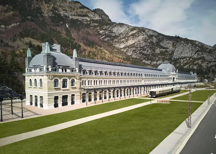 Canfranc Estacion, A Royal Hideaway Hotel - Gran Lujo