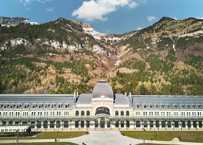 Canfranc Estacion, A Royal Hideaway Hotel - Gran Lujo