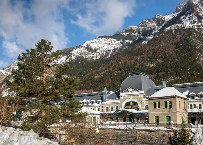 Canfranc Estacion, A Royal Hideaway Hotel - Gran Lujo
