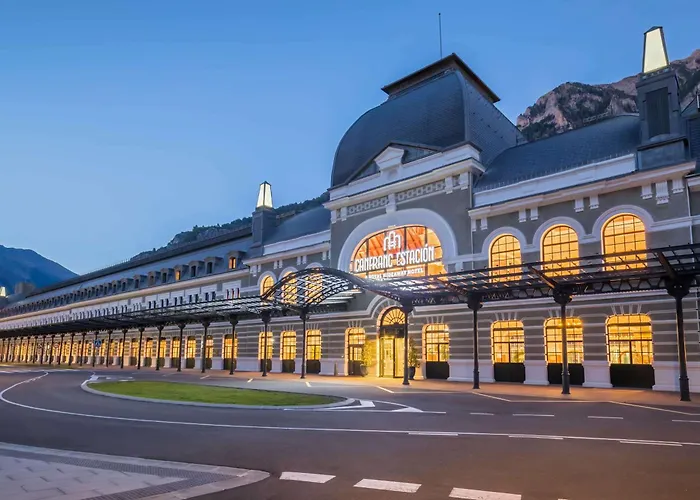 Canfranc Estacion, A Royal Hideaway Hotel - Gran Lujo